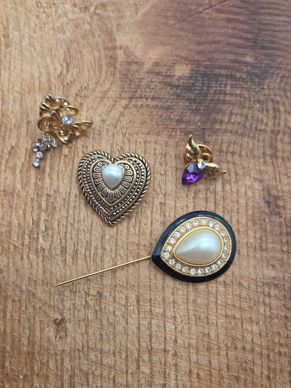 Lot Bundle Brooches Avon Monet